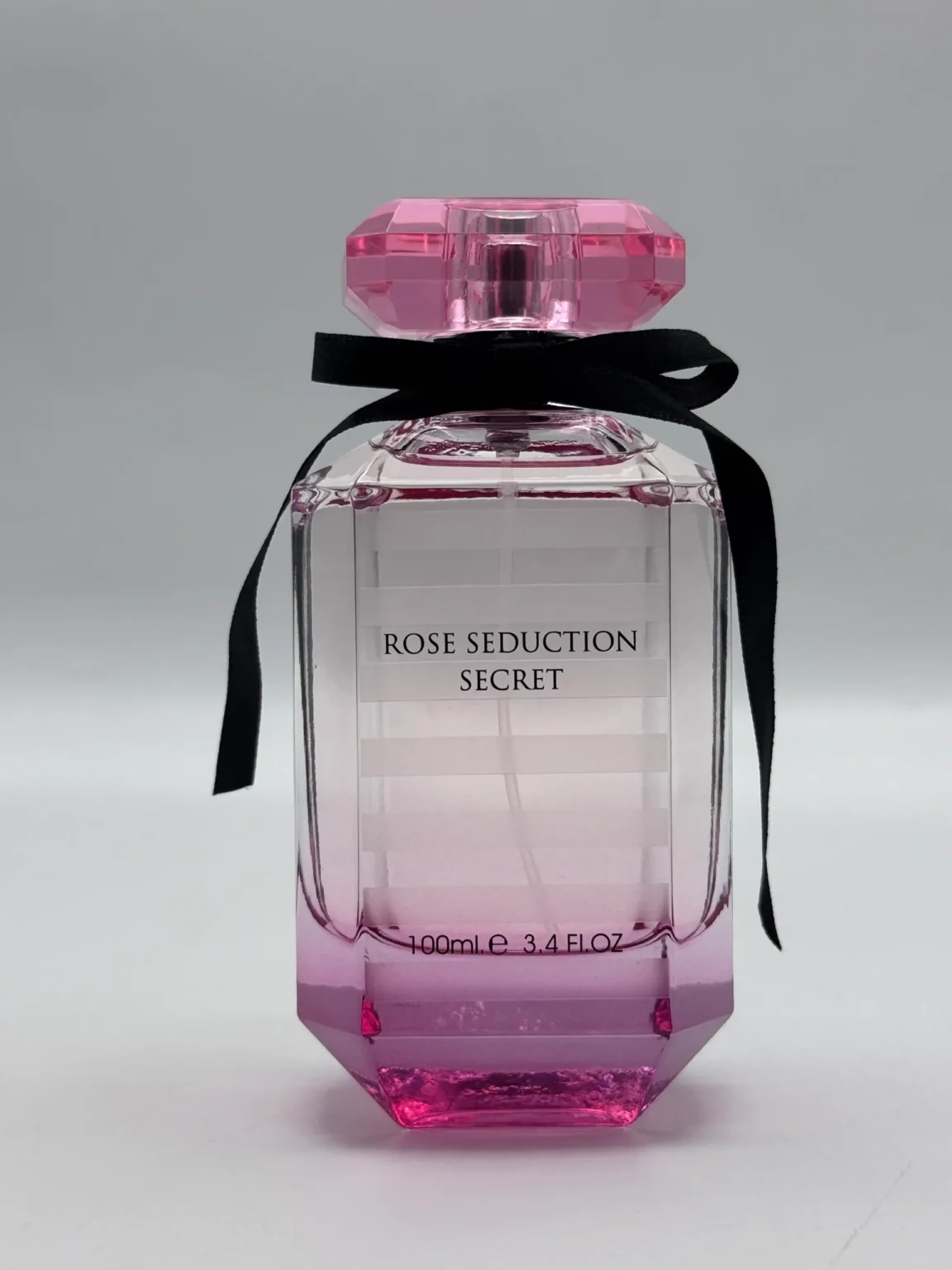 ادکلن زنانه ویکتوریاسکرت بامب شل فراگرنس ورد ۱۰۰ میلی لیتر